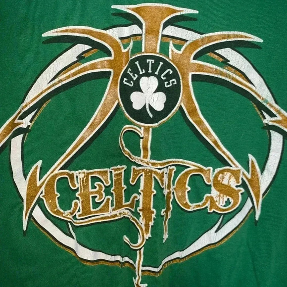 🎉Celtics T-shirt - Picture 2 of 6